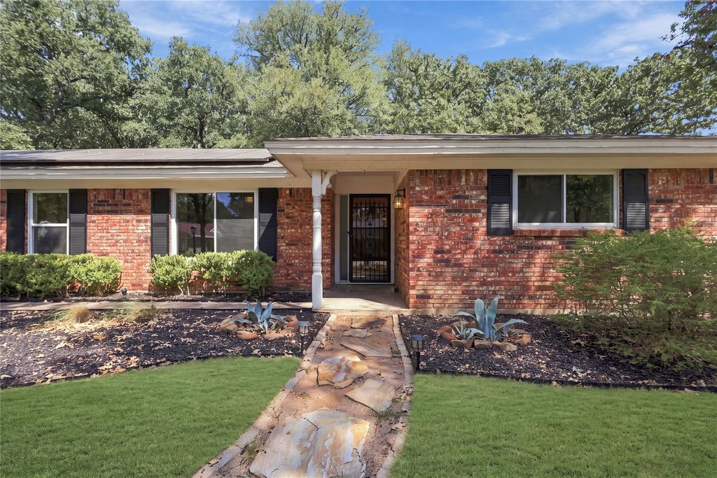 1312 Kathryn Street, Hurst, TX 76053 — photo 3