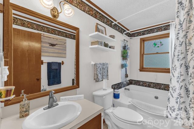 60 Pine View Road, Newland, NC 28657