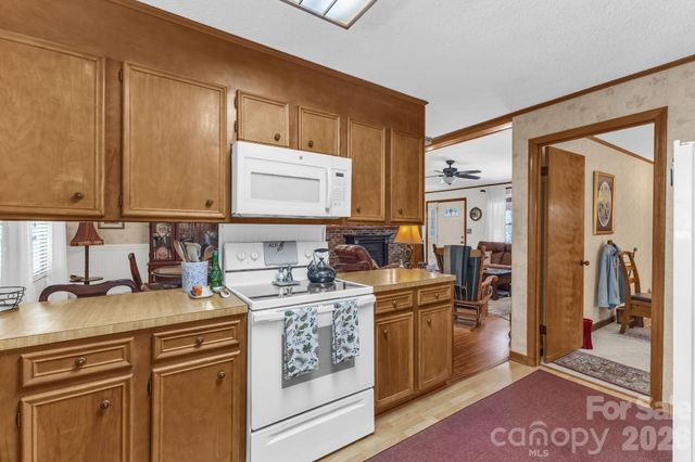 60 Pine View Road, Newland, NC 28657