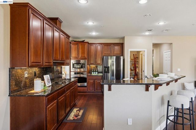 9 Tullach Pl, Hayward, CA 94542