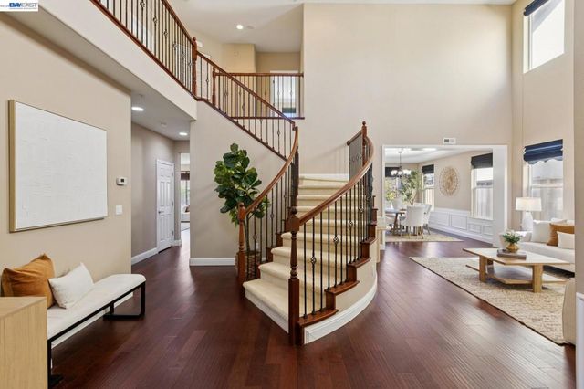 9 Tullach Pl, Hayward, CA 94542