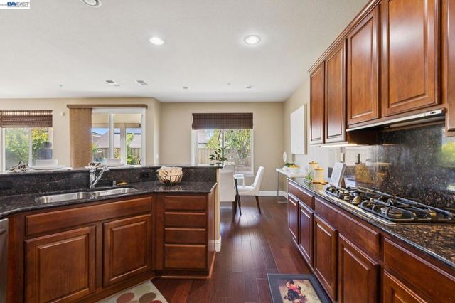 9 Tullach Pl, Hayward, CA 94542