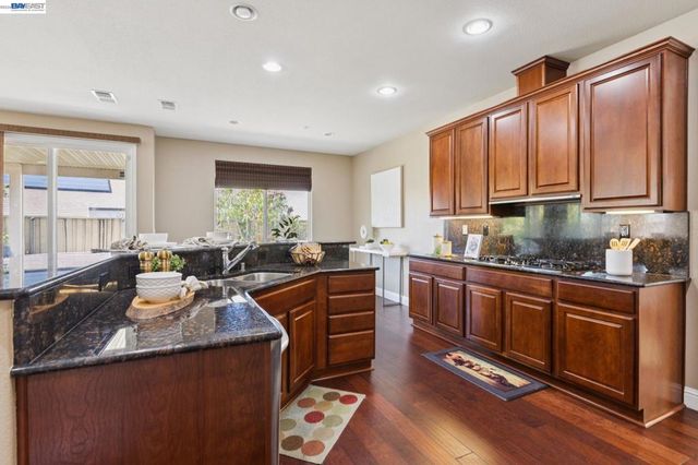 9 Tullach Pl, Hayward, CA 94542