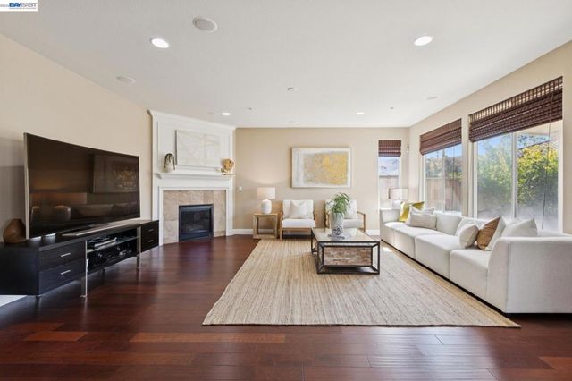 9 Tullach Pl, Hayward, CA 94542