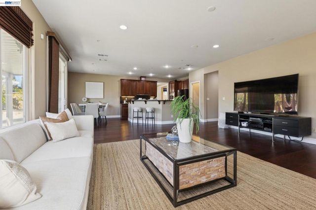 9 Tullach Pl, Hayward, CA 94542