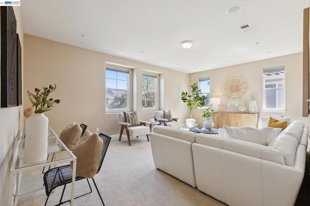 9 Tullach Pl, Hayward, CA 94542