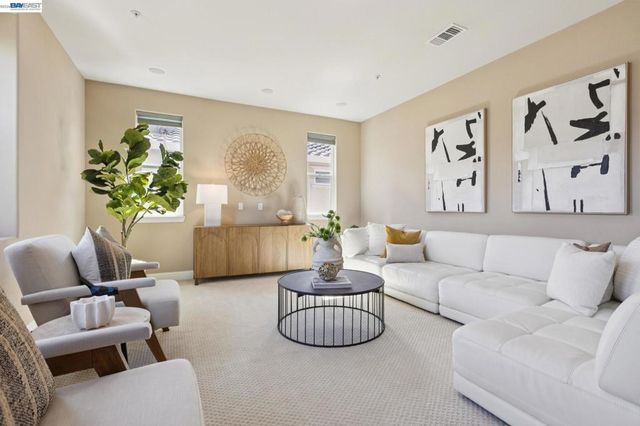 9 Tullach Pl, Hayward, CA 94542