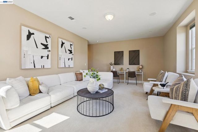 9 Tullach Pl, Hayward, CA 94542
