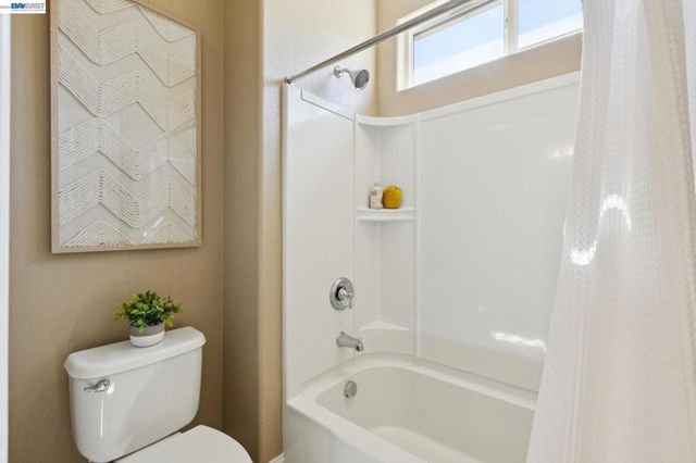 9 Tullach Pl, Hayward, CA 94542