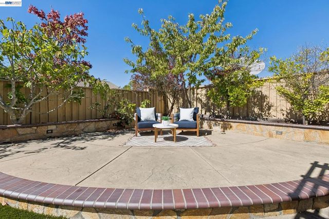 9 Tullach Pl, Hayward, CA 94542