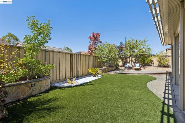 9 Tullach Pl, Hayward, CA 94542