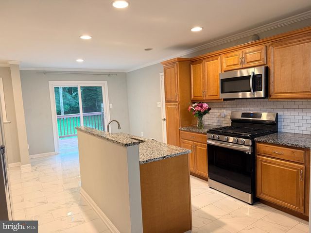 805 BALLS HILL RD, Mclean, VA 22101