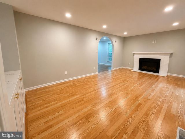 805 BALLS HILL RD, Mclean, VA 22101
