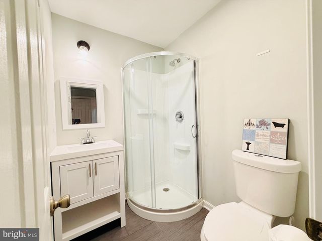 805 BALLS HILL RD, Mclean, VA 22101