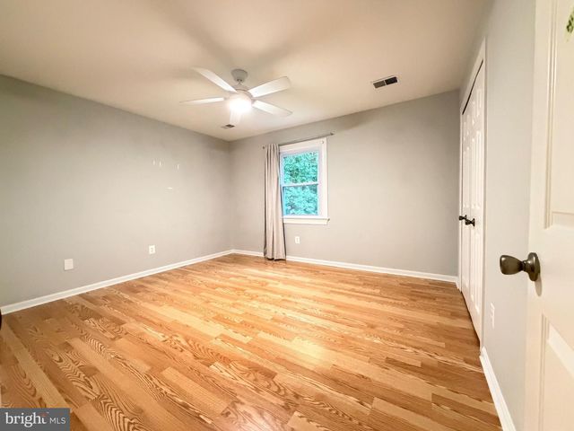 805 BALLS HILL RD, Mclean, VA 22101