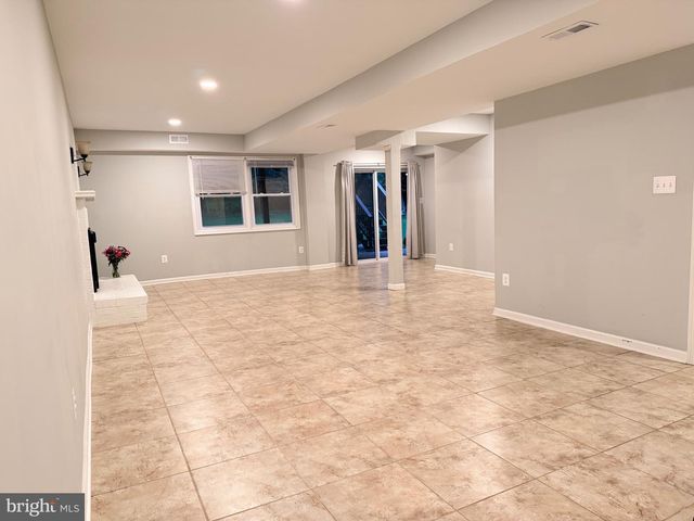 805 BALLS HILL RD, Mclean, VA 22101