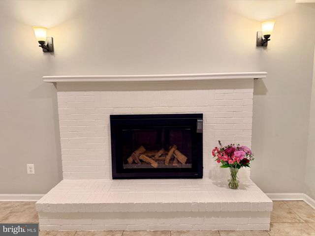 805 BALLS HILL RD, Mclean, VA 22101