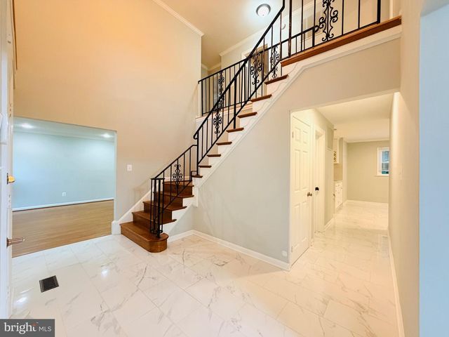 805 BALLS HILL RD, Mclean, VA 22101