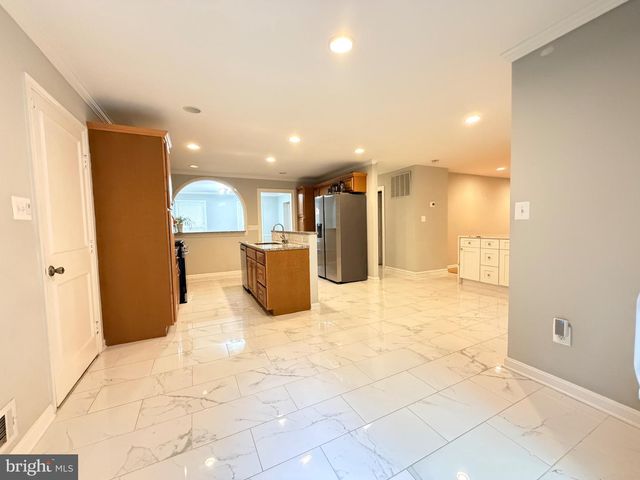 805 BALLS HILL RD, Mclean, VA 22101