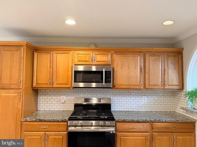 805 BALLS HILL RD, Mclean, VA 22101