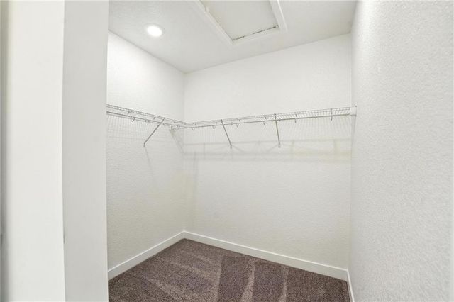 8708 SW Edgewater Drive, Blue Springs, MO 64064