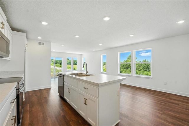 8708 SW Edgewater Drive, Blue Springs, MO 64064