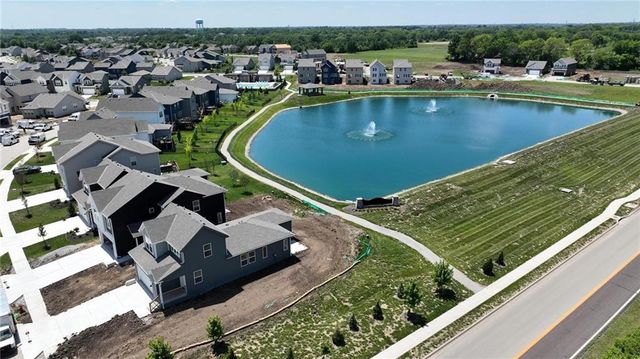 8708 SW Edgewater Drive, Blue Springs, MO 64064