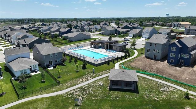 8708 SW Edgewater Drive, Blue Springs, MO 64064