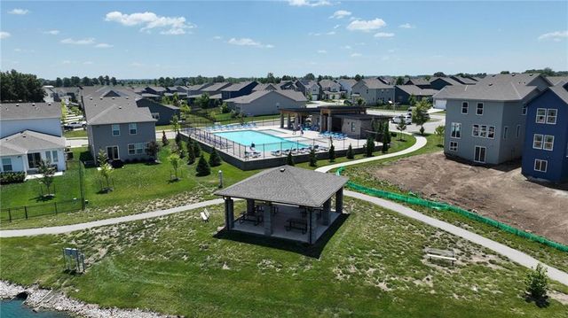 8708 SW Edgewater Drive, Blue Springs, MO 64064