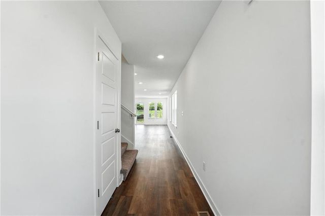 8708 SW Edgewater Drive, Blue Springs, MO 64064