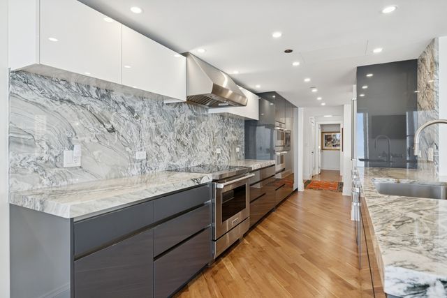 161 E Chicago Avenue 38A, Chicago, IL 60611