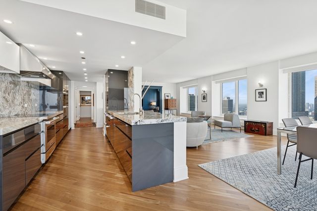 161 E Chicago Avenue 38A, Chicago, IL 60611