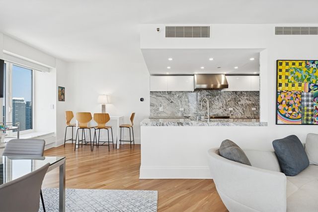 161 E Chicago Avenue 38A, Chicago, IL 60611