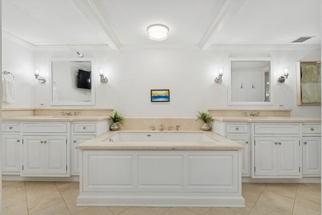 161 E Chicago Avenue 38A, Chicago, IL 60611