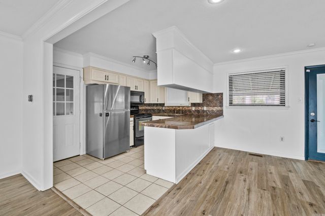 15 Algonkin Place, Sherwood, AR 72120