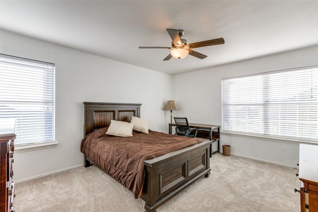 1427 Hanover Lane, Van Alstyne, TX 75495