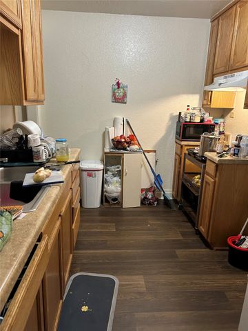 912 Ritchey Street, Gainesville, TX 76240