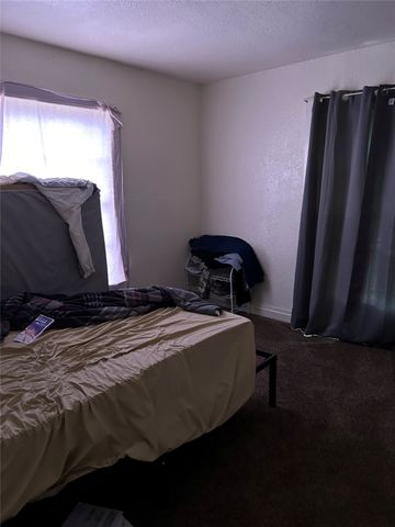 912 Ritchey Street, Gainesville, TX 76240