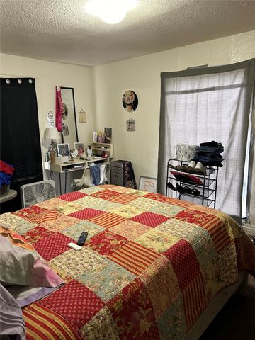 912 Ritchey Street, Gainesville, TX 76240