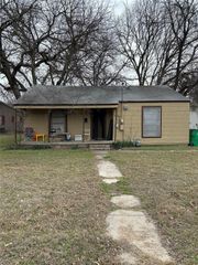 912 Ritchey Street, Gainesville, TX 76240