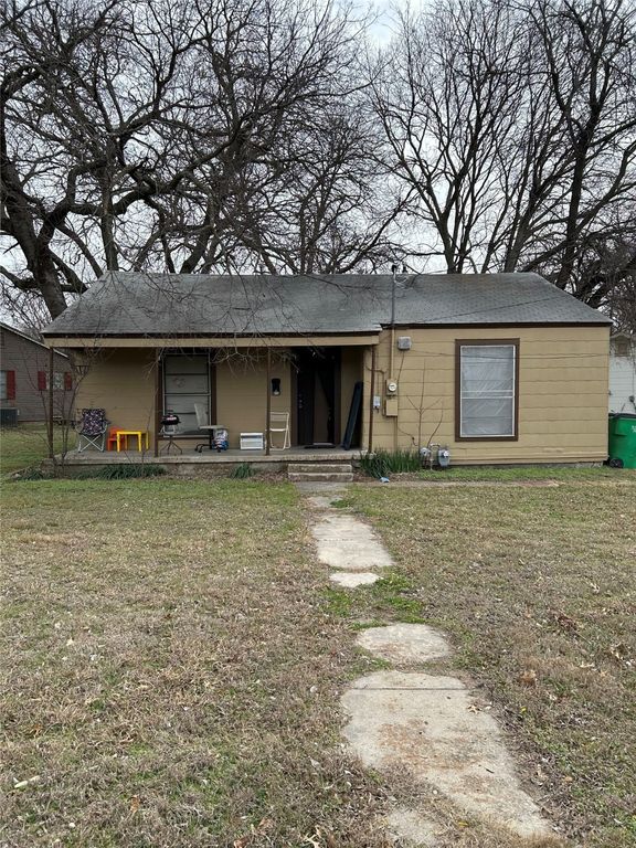 912 Ritchey Street, Gainesville, TX 76240