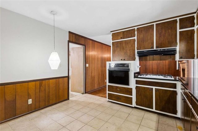 165 W Spalding Drive, Atlanta, GA 30328