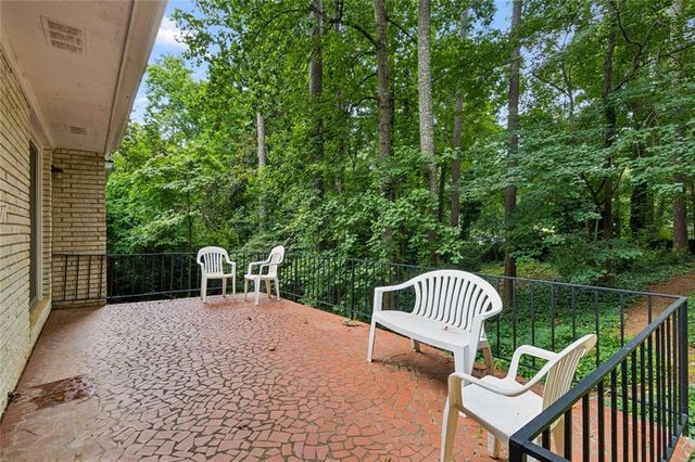 165 W Spalding Drive, Atlanta, GA 30328