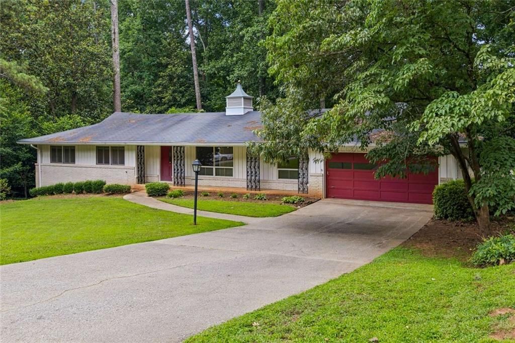 165 W Spalding Drive, Atlanta, GA 30328