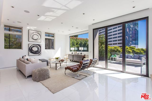1413 Queens Road, Los Angeles, CA 90069