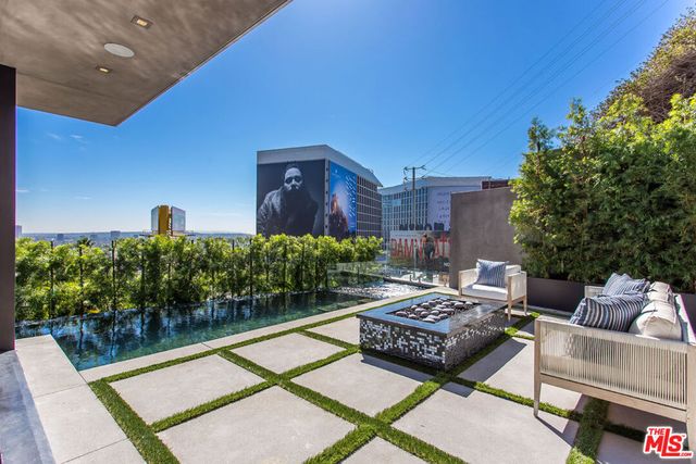 1413 Queens Road, Los Angeles, CA 90069