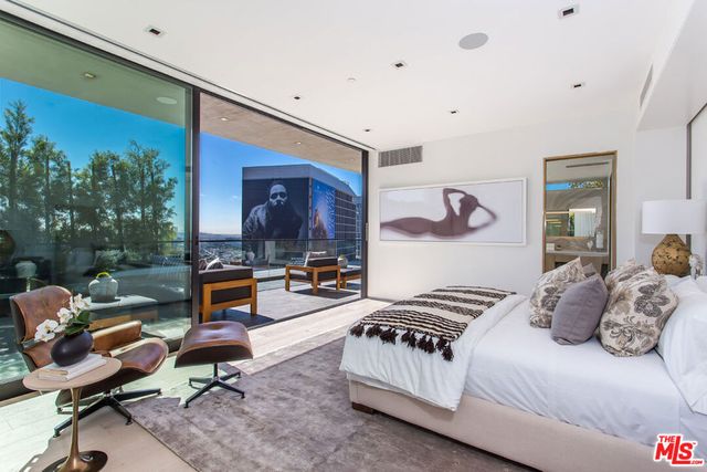 1413 Queens Road, Los Angeles, CA 90069