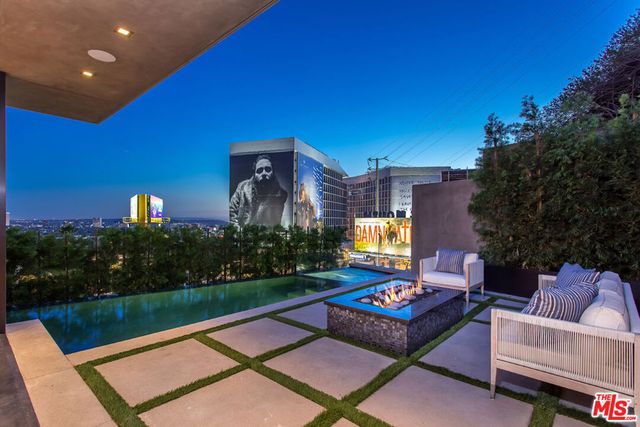 1413 Queens Road, Los Angeles, CA 90069