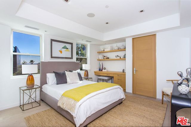 1413 Queens Road, Los Angeles, CA 90069