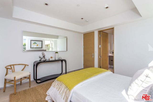 1413 Queens Road, Los Angeles, CA 90069